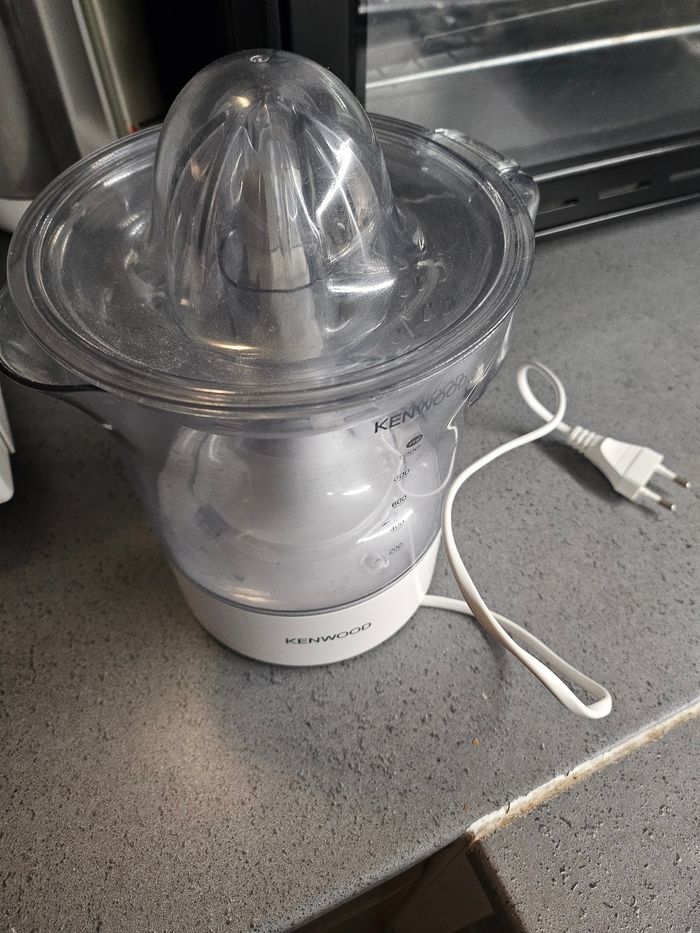 Extracteur de fruits  marque kenwoond