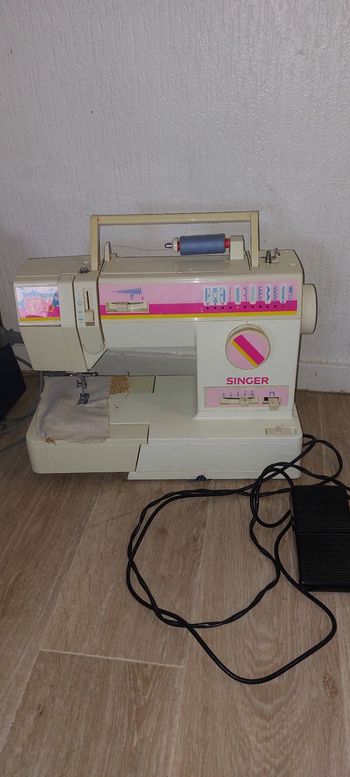 Machine à coudre singer 