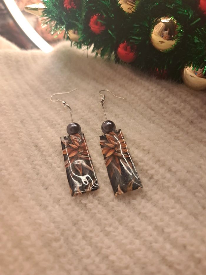 Boucles d'oreilles pendante légère florale - photo numéro 3