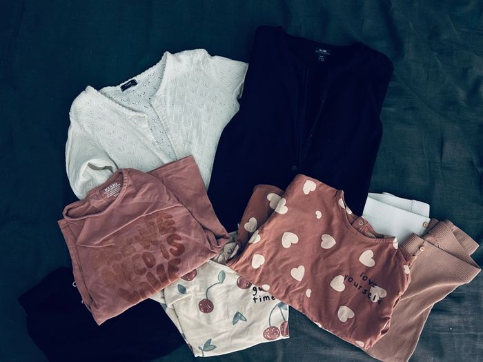 Lot vêtements leggings gilets t shirts