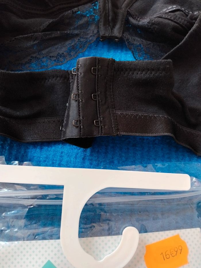 Soutien gorge d'allaitement neuf 95D - photo numéro 3