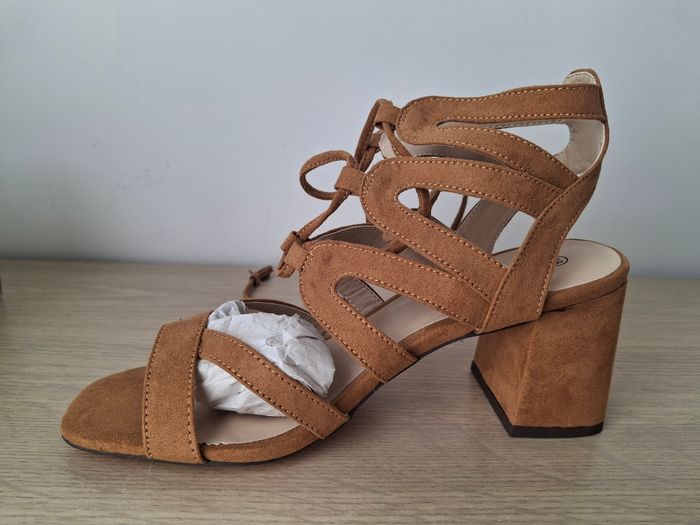 Talons ouverts 38 - photo numéro 6