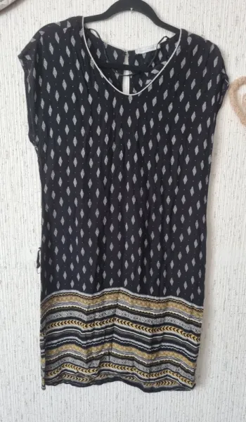 Robe été noir blanc jaune taille 40 gémo