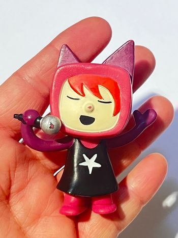 Tonie créatif chanteuse 