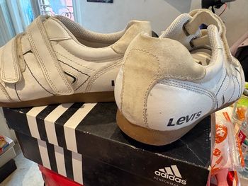 Tennis Levis