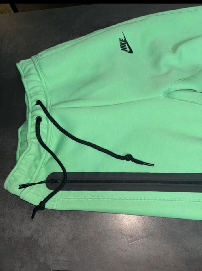 Jogging Nike Tech XS Neuf - photo numéro 2