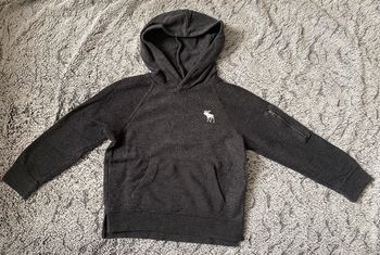 Pull à capuche Abercrombie - taille 5 / 6 ans