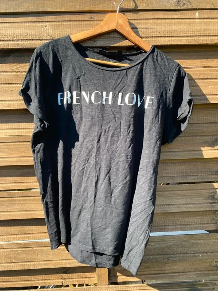 TEE shirt