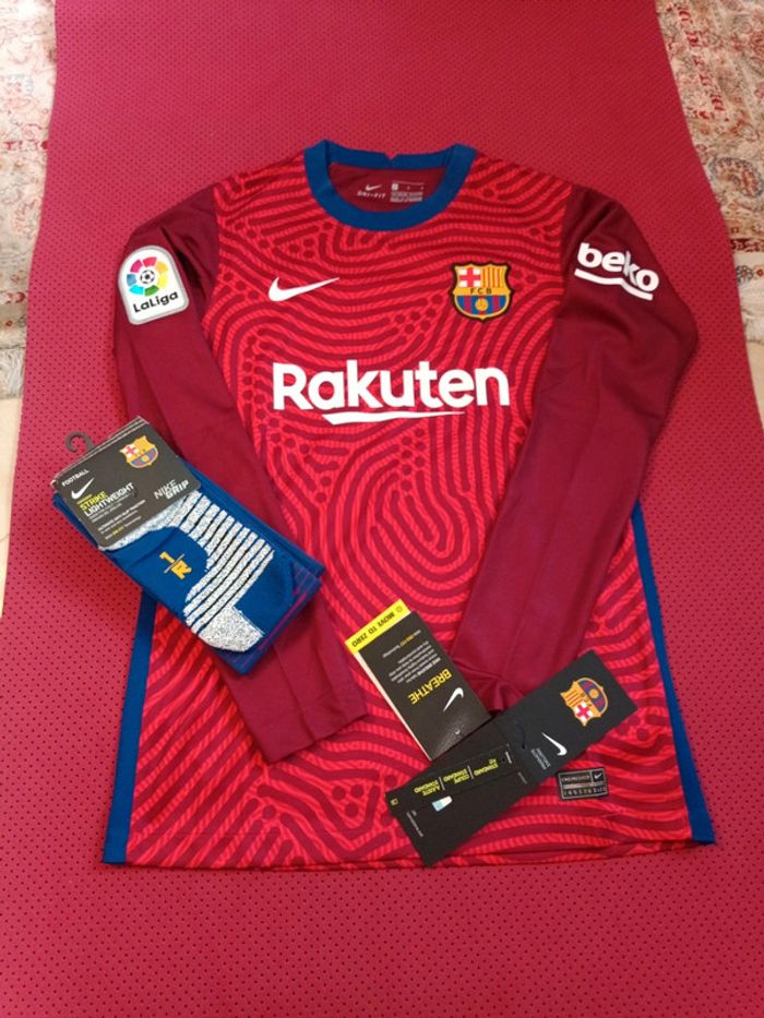 Maillot de foot FC Barcelone + chaussettes, Nike Authentique Officiel taille enfant 12/13 ans, Neuf