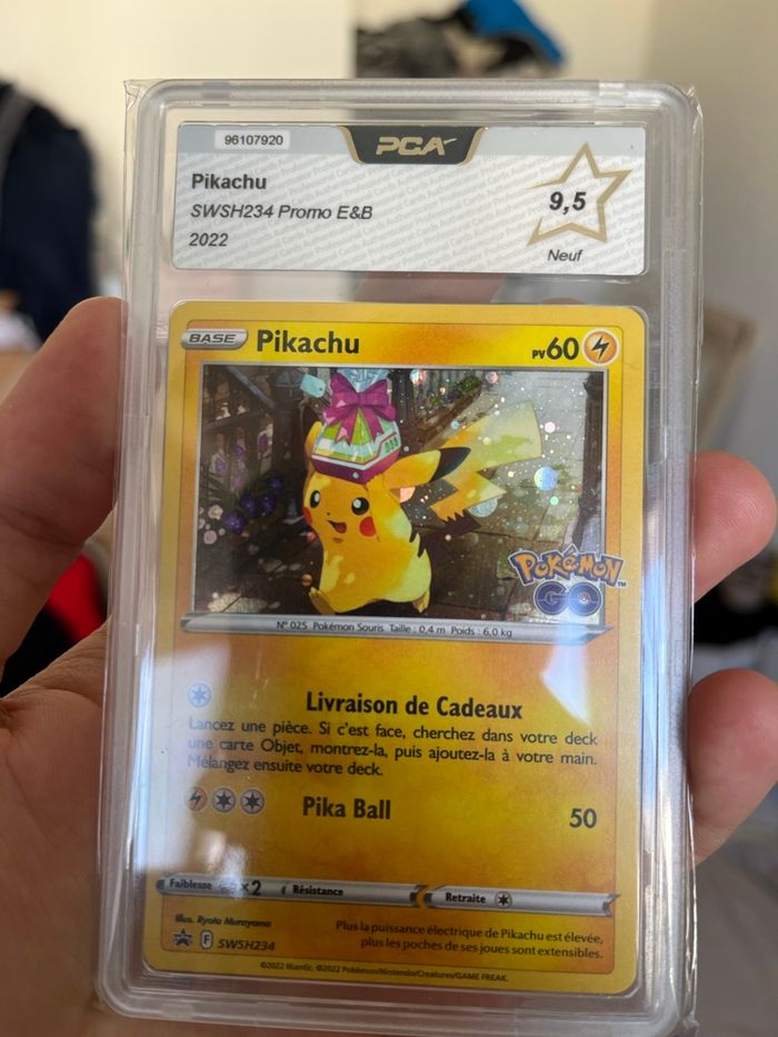 Pikachu SWSH234 Carte Pokémon Française PCA 9.5 - photo numéro 4