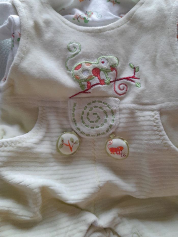 2 jolis ensemble et 1 pyjama - photo numéro 2