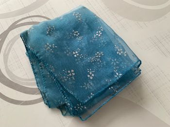 Foulard bleu impression argent - 120 cm x 25 cm 