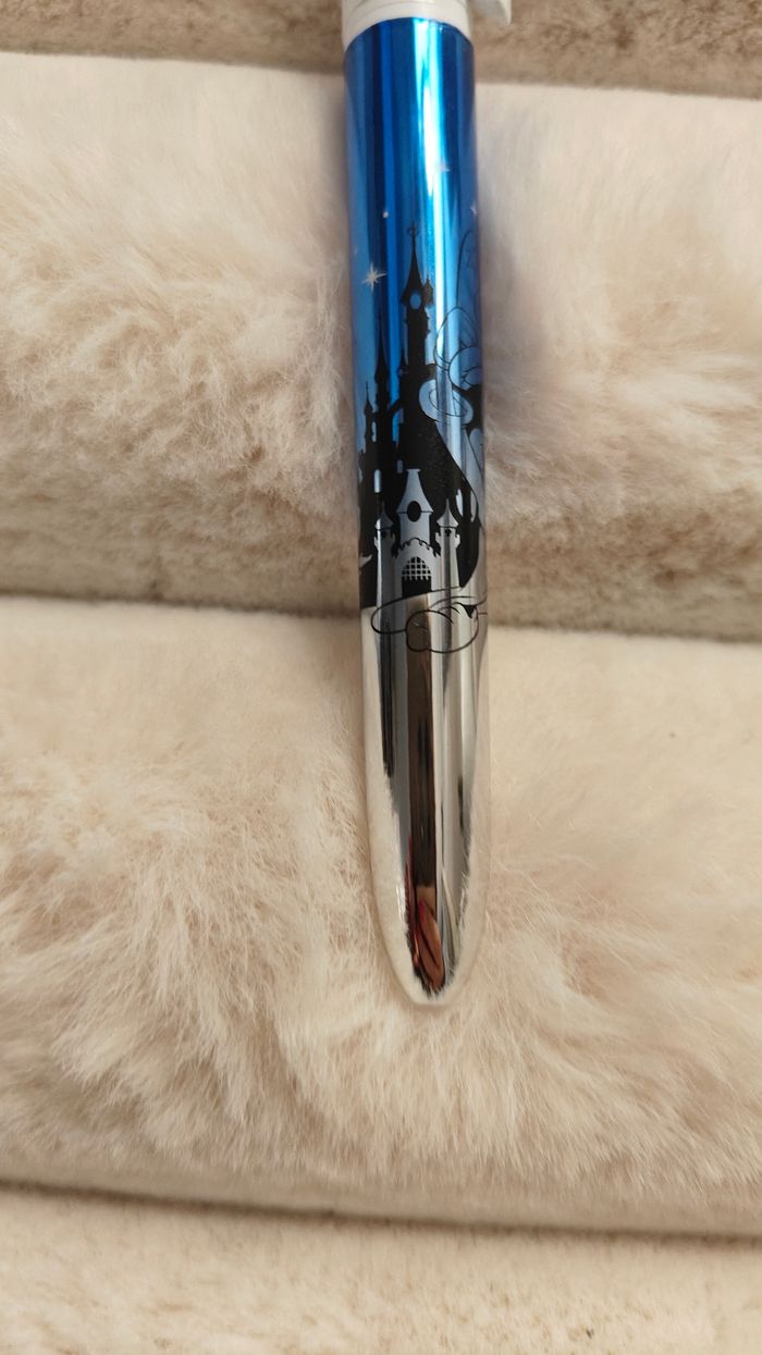 Stylo Bic 4 couleurs Neuf Disneyland Paris Château Mickey irisé - photo numéro 5