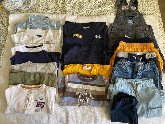 Lot de vêtements en 12 mois