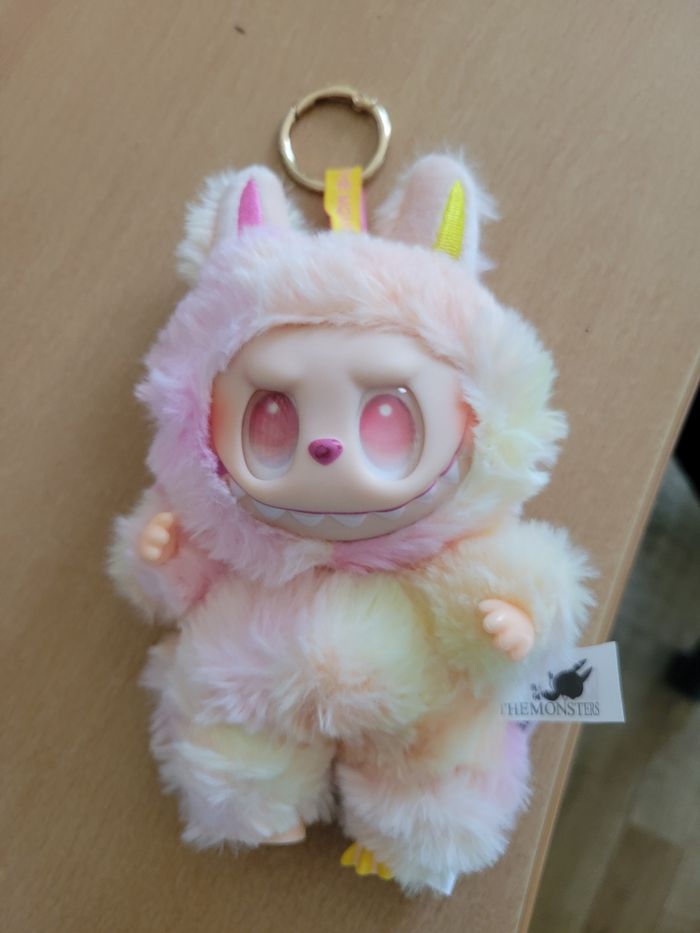 PELUCHES LABUBUS - photo numéro 2