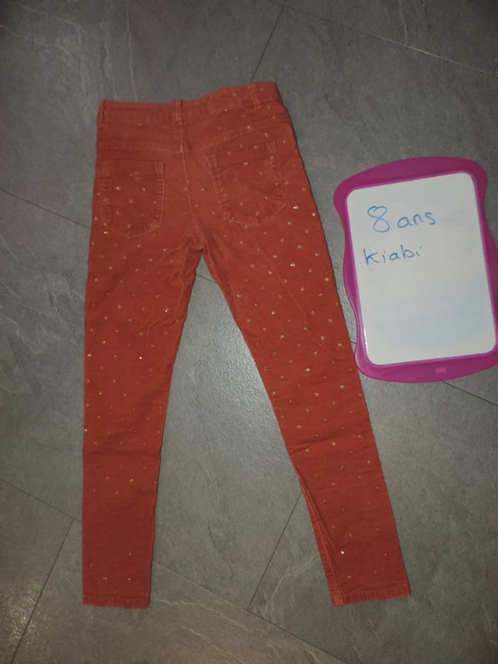 pantalon en velours kiabi taille 8 ans très bon état juste un peu usé aux genoux - photo numéro 4