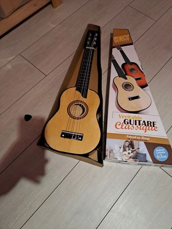 Guitare enfant comme neuve