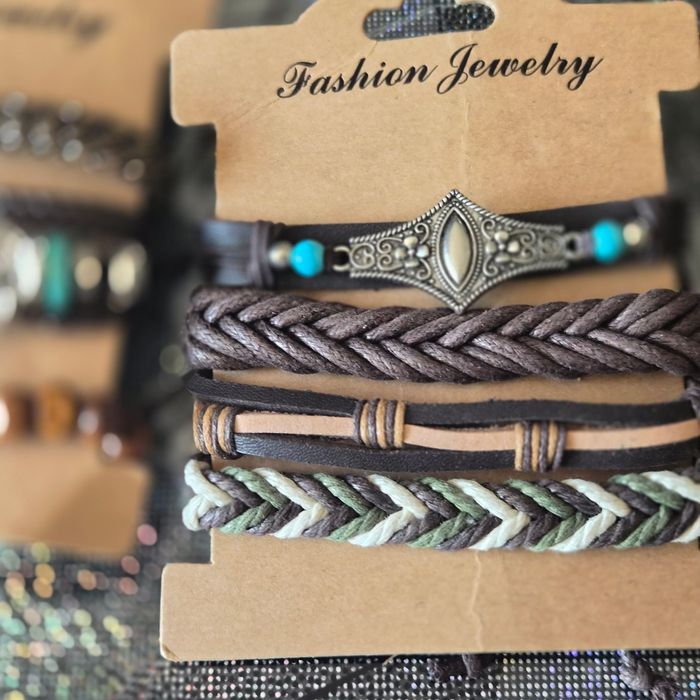 Lot bracelets neufs - photo numéro 4