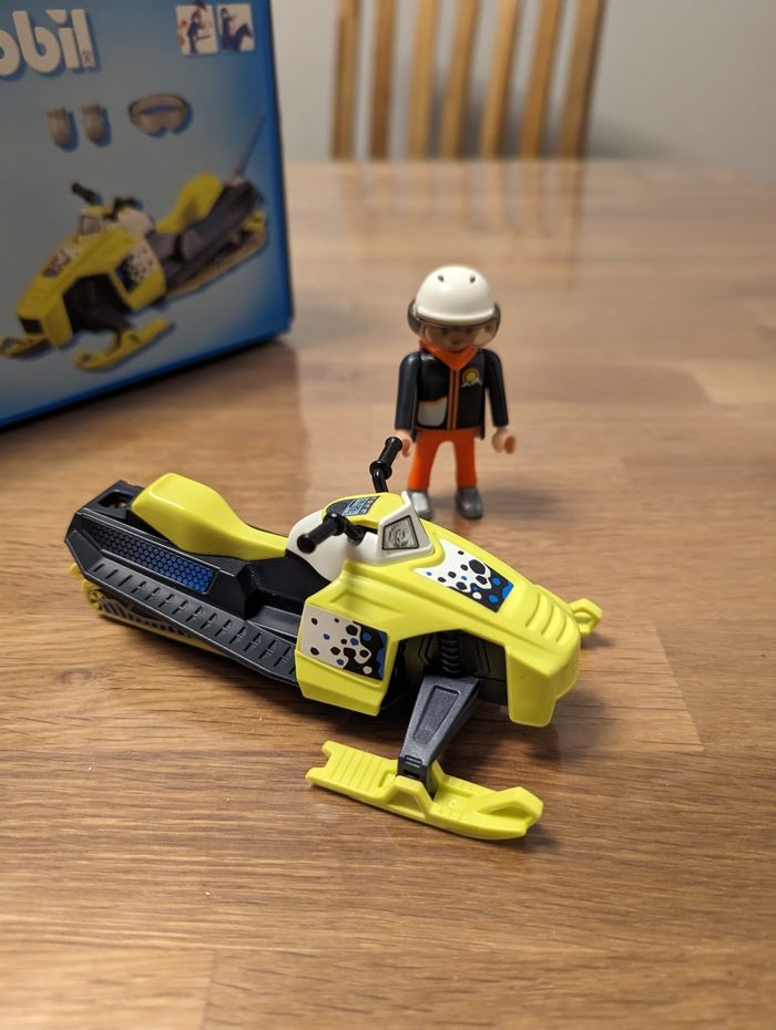 Motoneige playmobil Family fun 9285
Très bon état - photo numéro 3