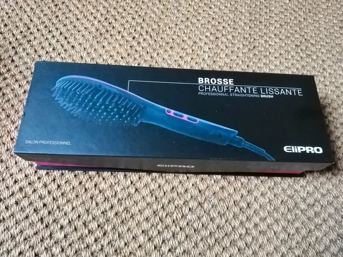 Brosse lissante chauffante - photo numéro 2
