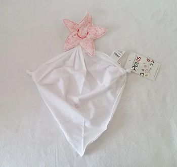 Doudou plat étoile rose mouchoir blanc La Compagnie des petits