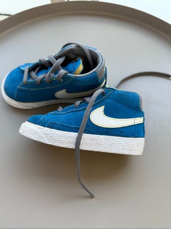 Basket garçon Nike Blazer bleue en parfait état