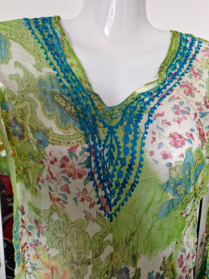 Sublime robe longue cintrée voile et broderie - photo numéro 2