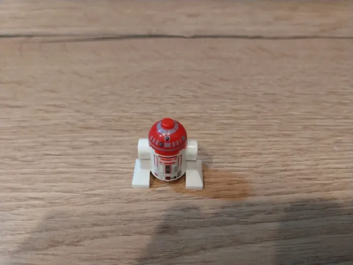 Figurine type lego Mini droide R4-P22 star wars - photo numéro 2