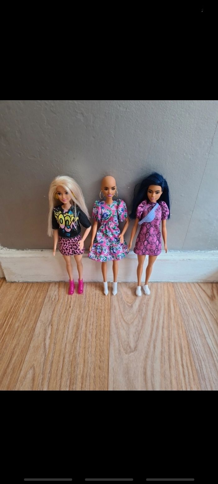 Lot de 3 barbies fashionistas