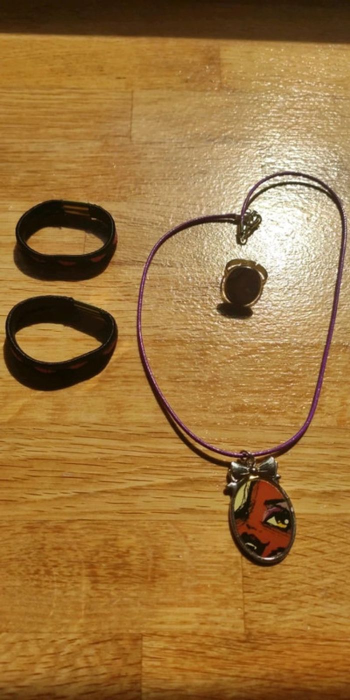 Monster High Collier + bague + élastiques