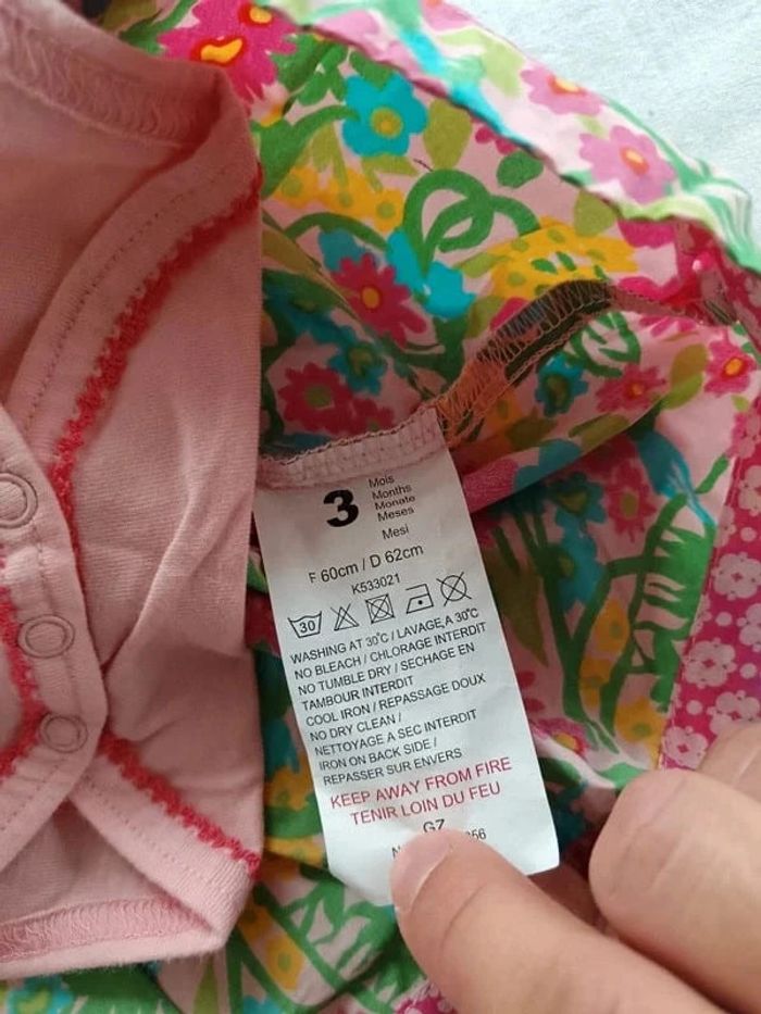 Lot 2 robes 3 mois Ikks neuve et Kenzo - photo numéro 5