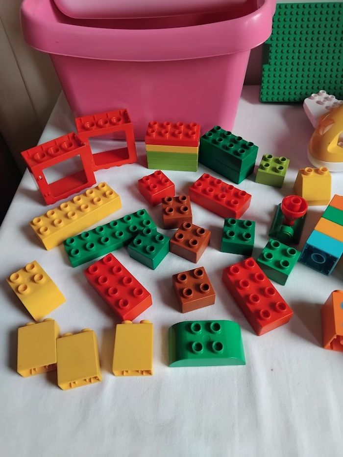 LEGO avec boîte de rangement - photo numéro 4
