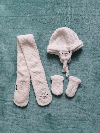 Jolu ensemble bonnet écharpe moufles T47