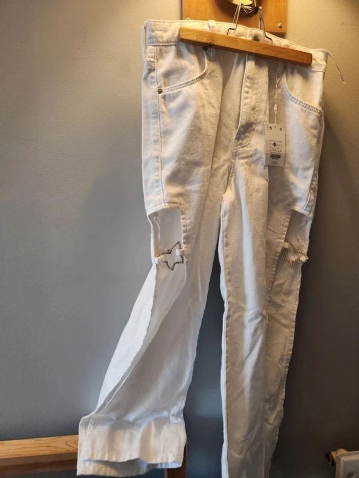 Jean Bershka blanc ouvert sur les côtés - photo numéro 3
