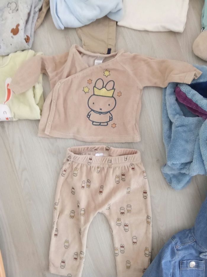 Lot vêtements 6 mois - photo numéro 3