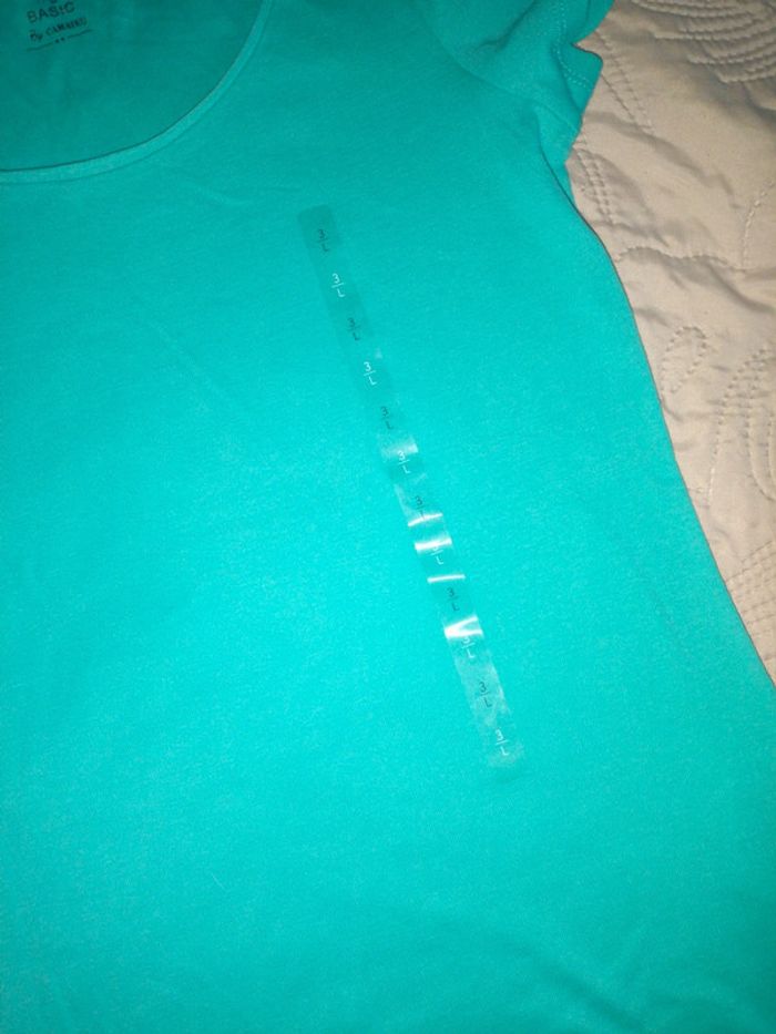 Tee shirt neuf - photo numéro 2