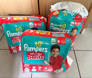 Lot de couches pants Pampers taille 8