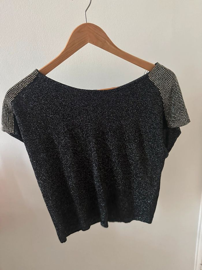 T shirt noir à paillettes et strass Zara