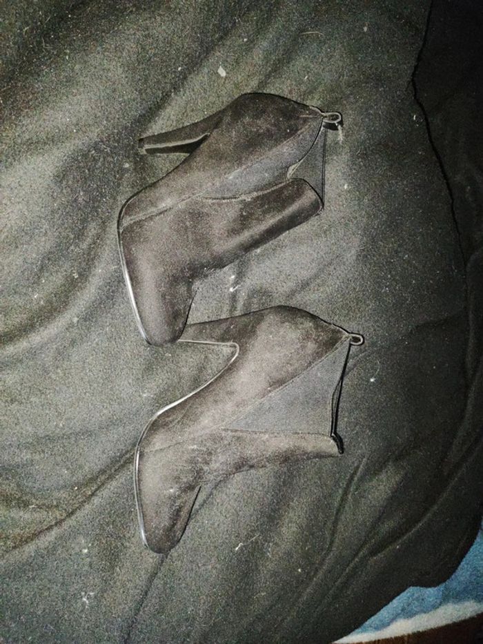 Bottines noires à talon