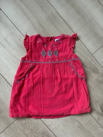 Robe rose en velours côtelé