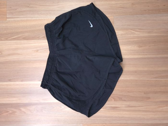 Short Nike noir running femme - photo numéro 1
