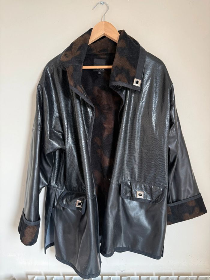 Manteau Et Dieu créa la femme