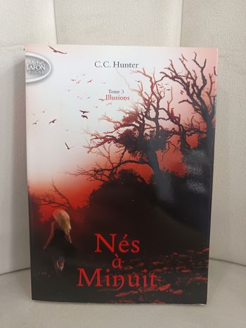 Livre " Nés à minuit tome 3 "