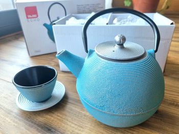 Service à thé en fonte, théière 1,2 L avec passoire amovible + 2 tasses avec soucoupe