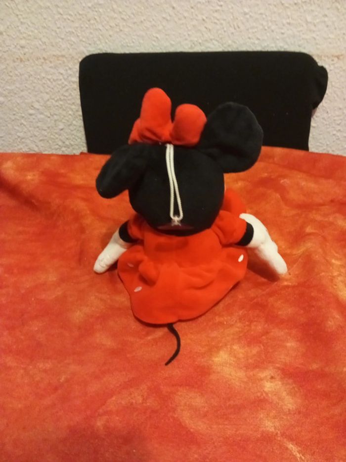 Minnie en robe rouge de Disney - photo numéro 4