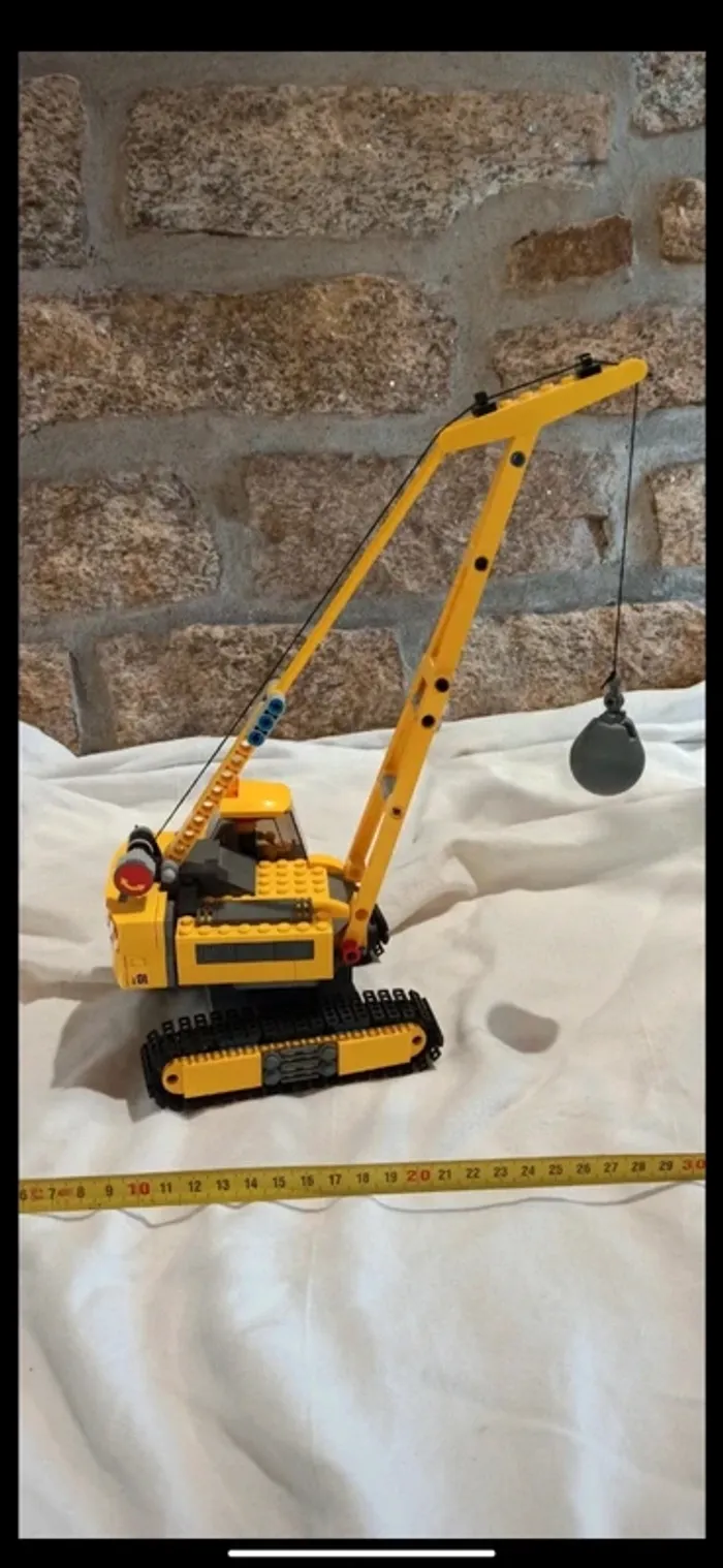 Véhicule engin de démolition tournant sur chenilles lego - photo numéro 2