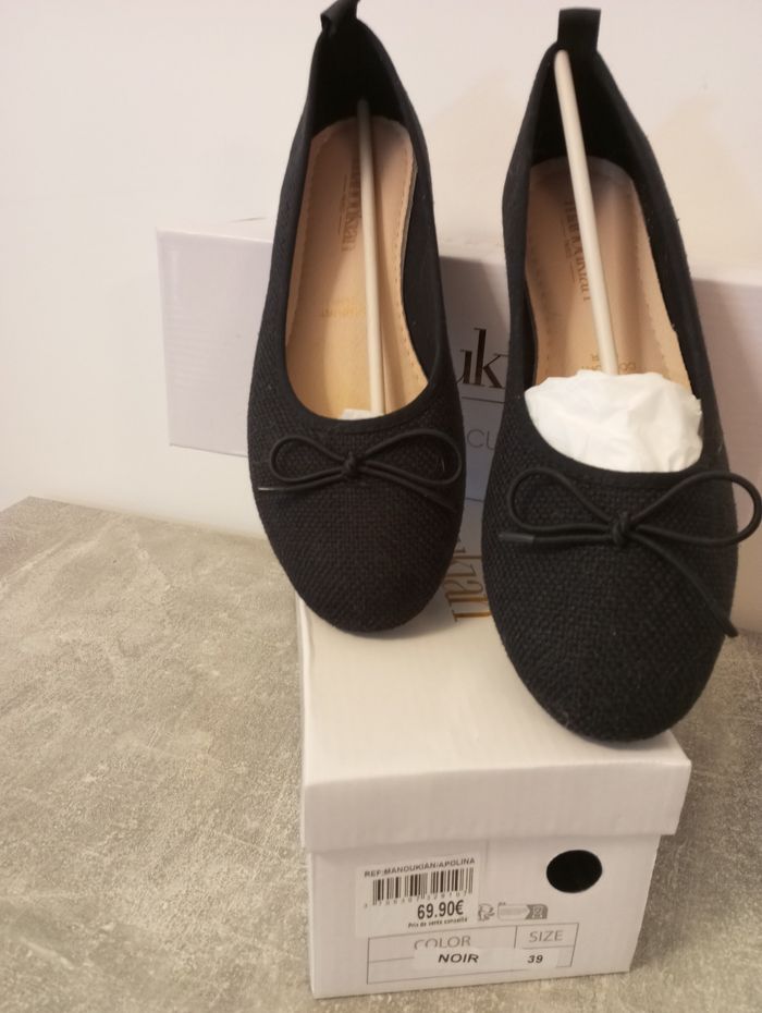Ballerines Manoukian noires taille 39