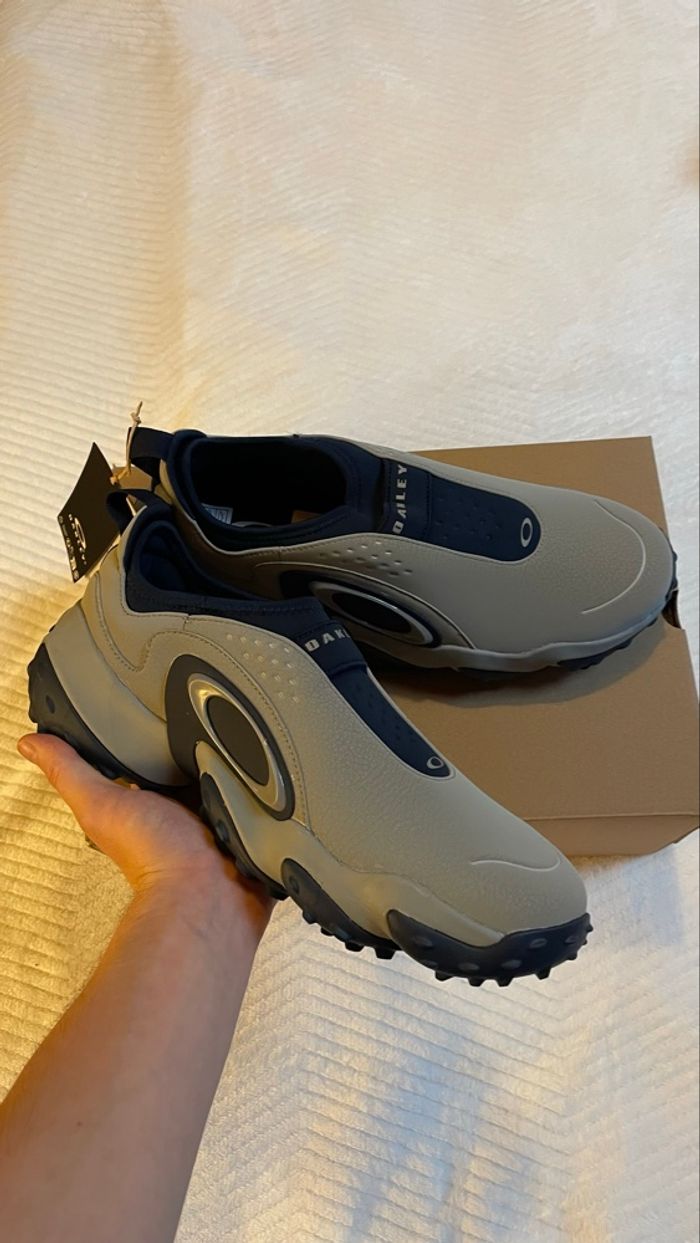 Oakley Flesh Slip-On – Gris/Marine – Taille 44 – Neuf - photo numéro 4