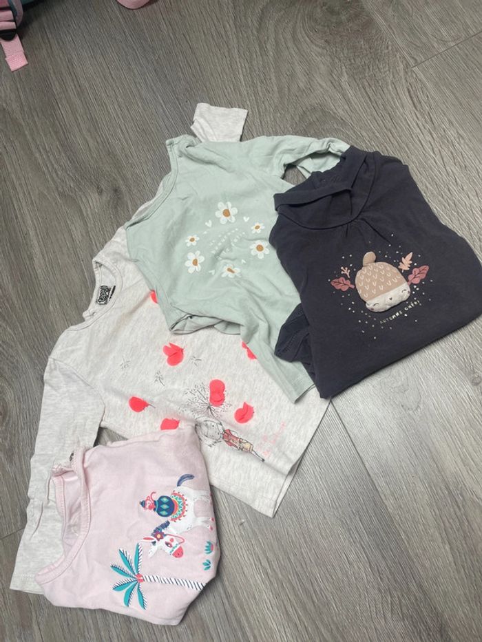 Lot 4 tee shirt ML 9 mois