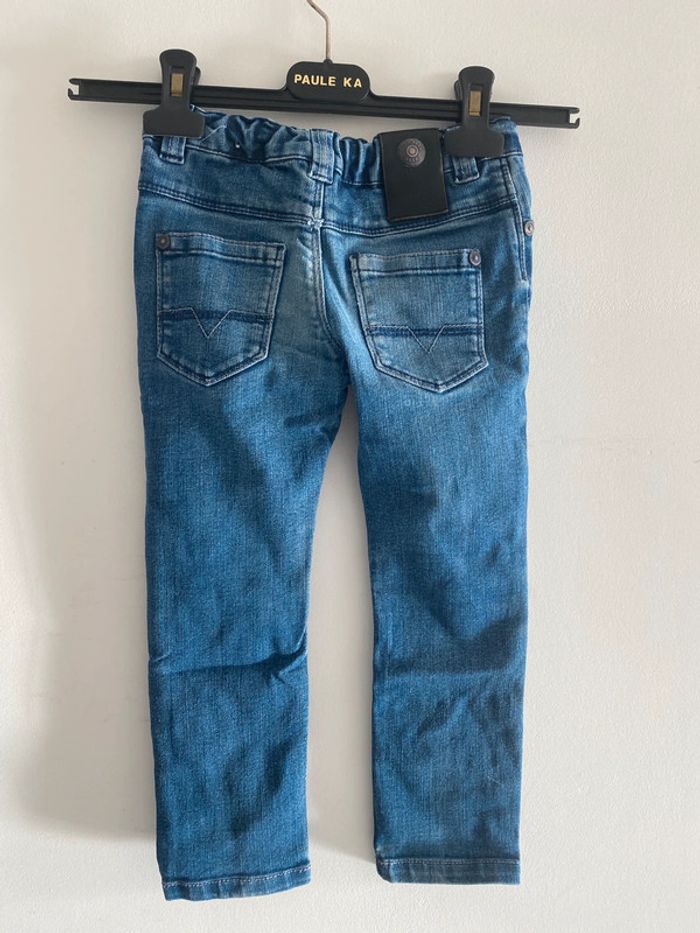 Jean Boss garçon 4 ans - photo numéro 2